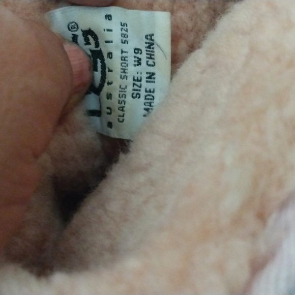 UGG AUSTRALIA BOOTS - Picture 10 of 12